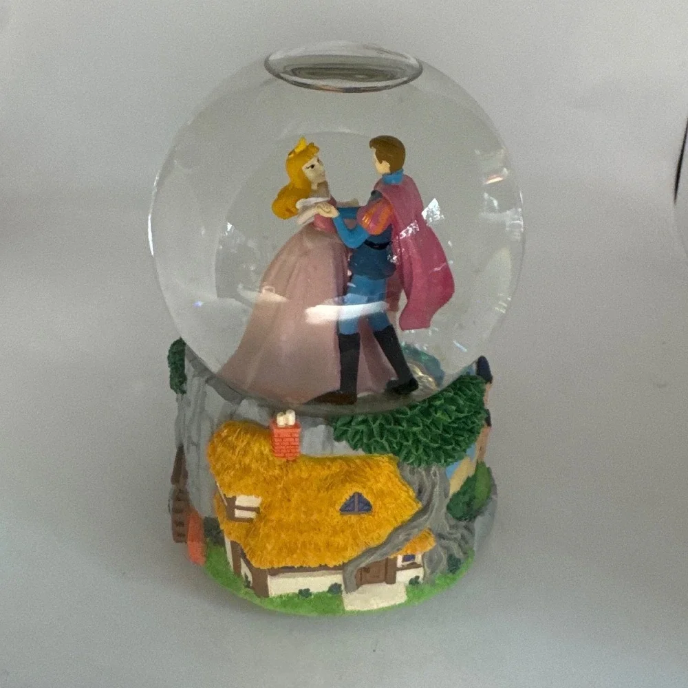 Disney Enesco Sleeping Beauty Musical Snow Globe Aurora Prince Phillip 6